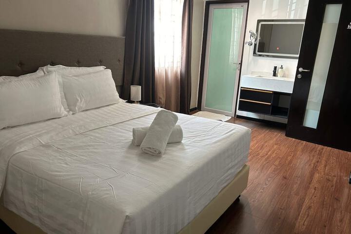 Room 20 of 80