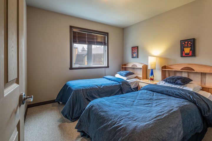 Room 15 of 142
