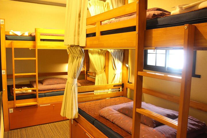 Room 14 of 65