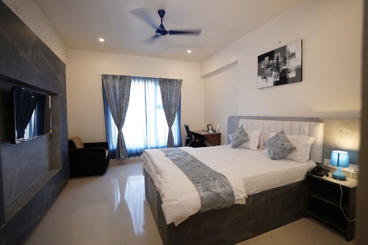 Room 2 of 19