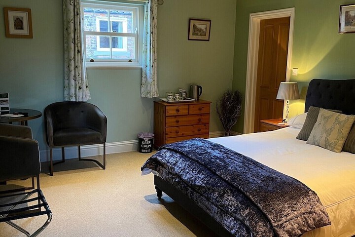 Room 17 of 36
