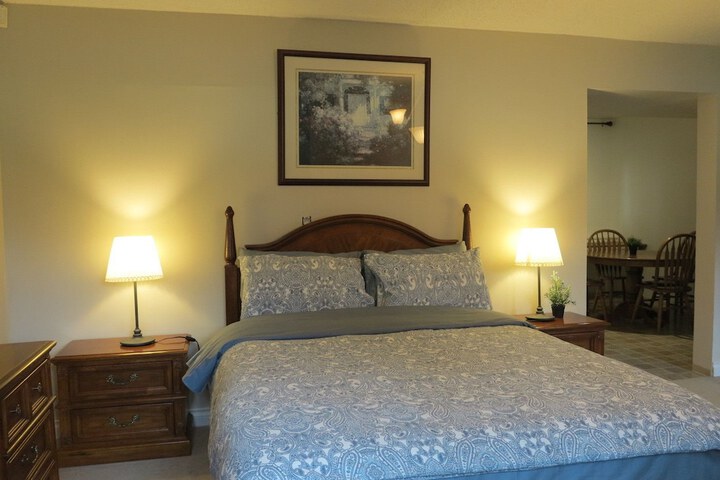 Room 8 of 30