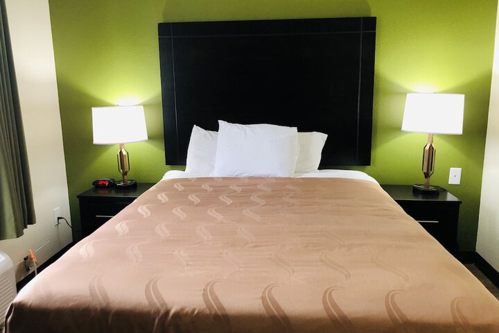 Room 10 of 72