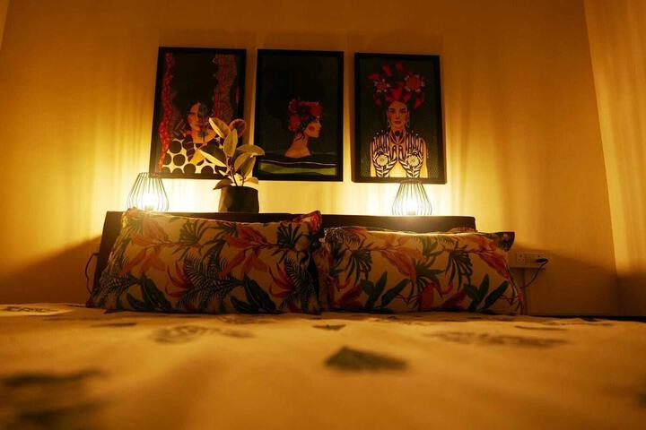 Room 6 of 31