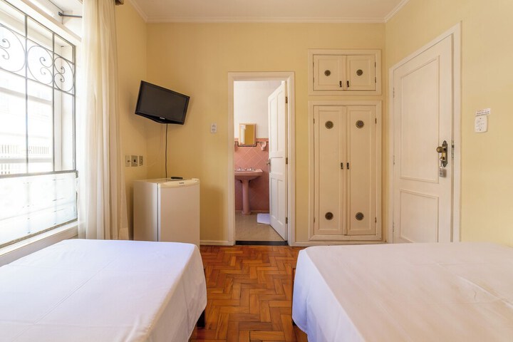 Room 5 of 35