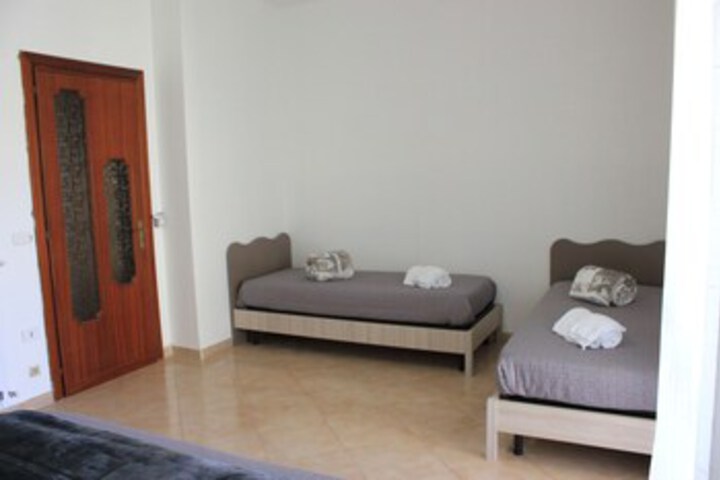 Room 18 of 33