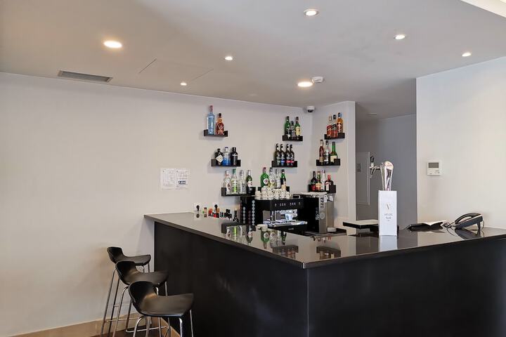 Lounge 60 of 99
