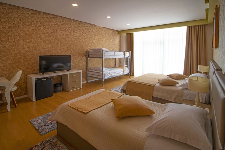 Room 4 of 23