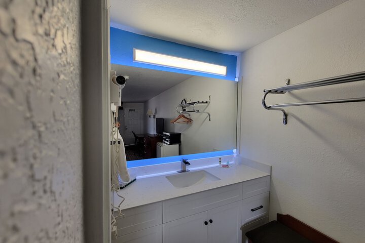 Room 9 of 26