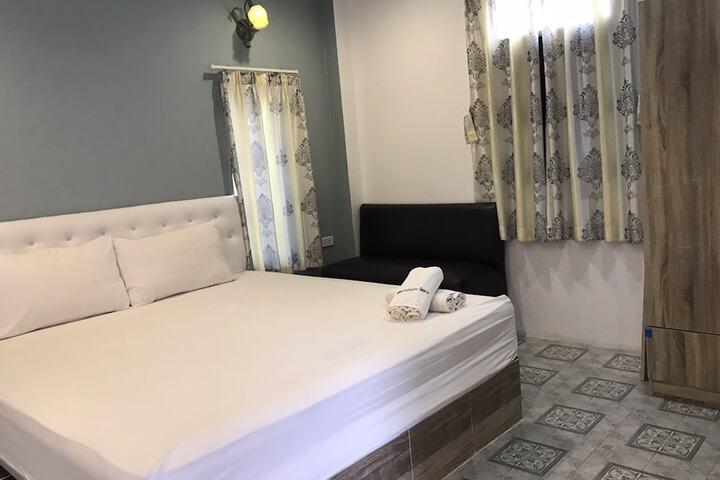 Room 7 of 29