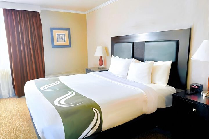 1 King Bed (1 of 6)