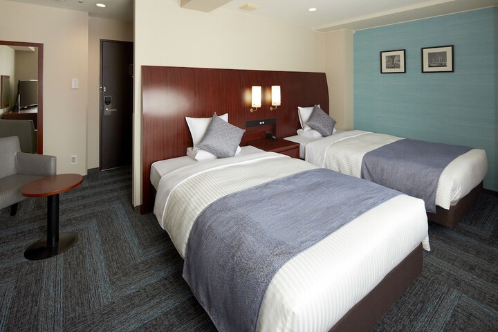 Room 8 of 38