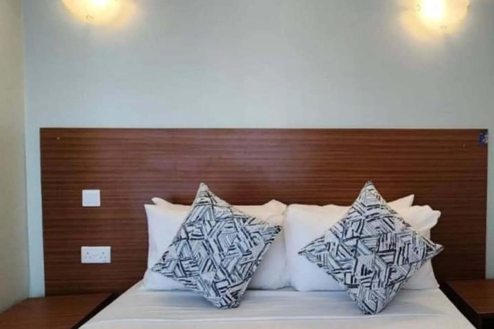 Room 3 of 34