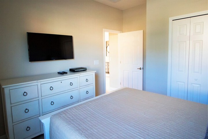 Room 7 of 74