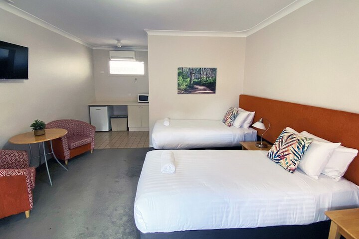 Room 12 of 24
