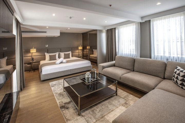 Room 7 of 34
