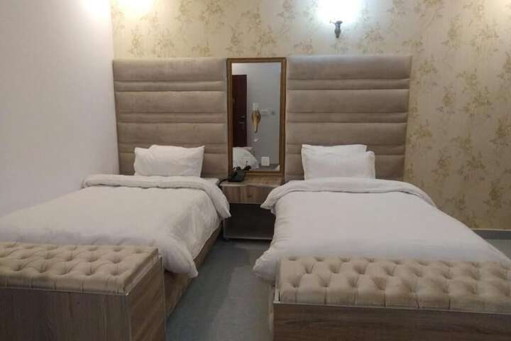 Room 8 of 27