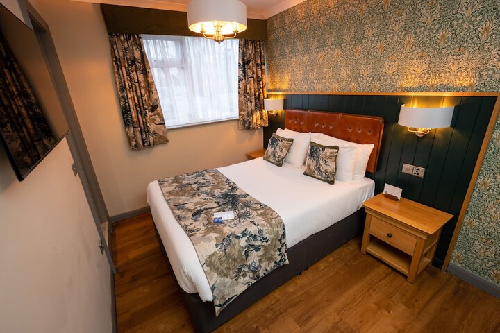 Room 15 of 77