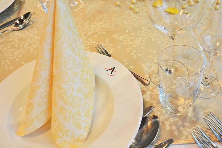 Dining 51 of 73