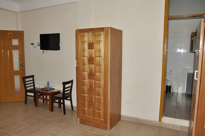 Room 17 of 36