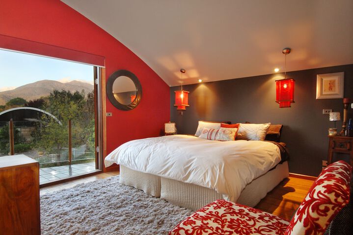 Room 10 of 80