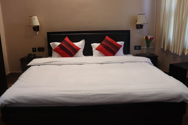 Room 3 of 9