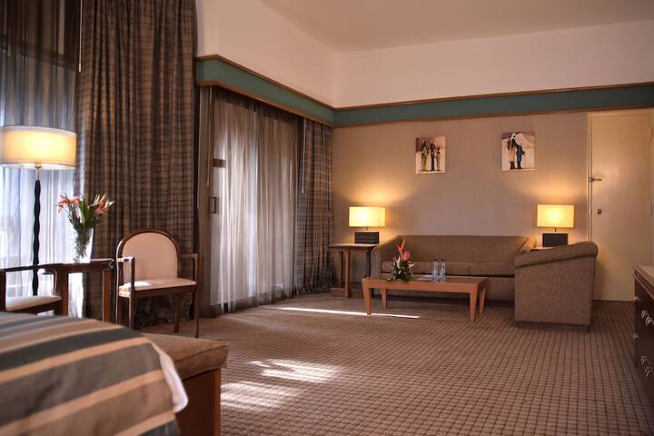 Room 6 of 81