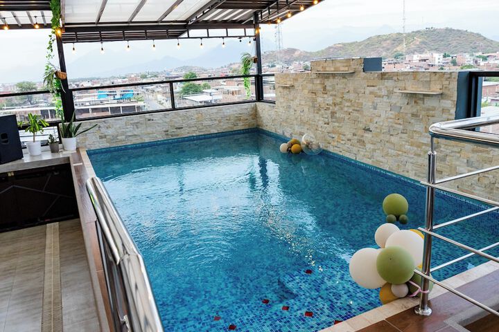 Pool 5 of 8