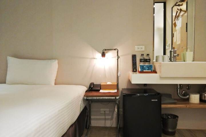 Room 32 of 108