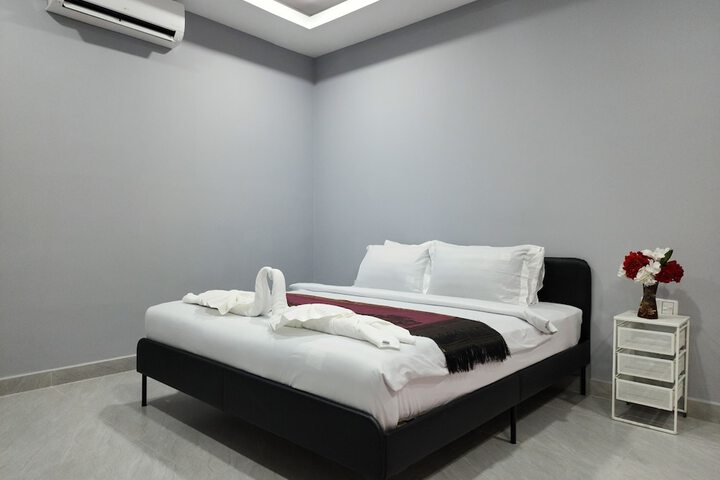 Room 9 of 65
