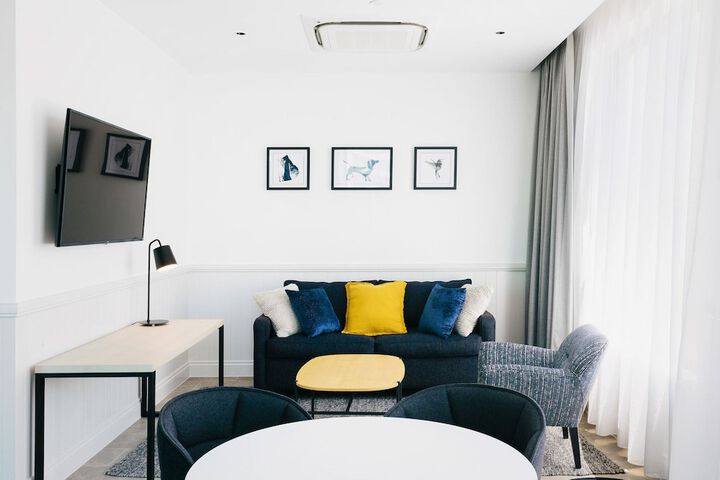 Room 13 of 113
