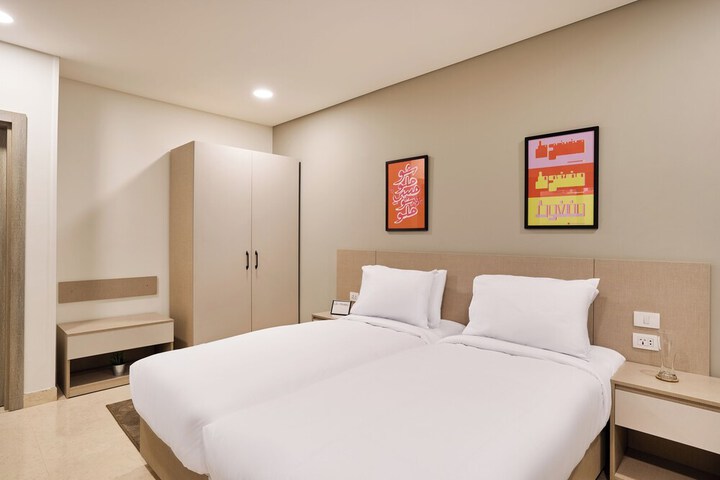 Room 7 of 16