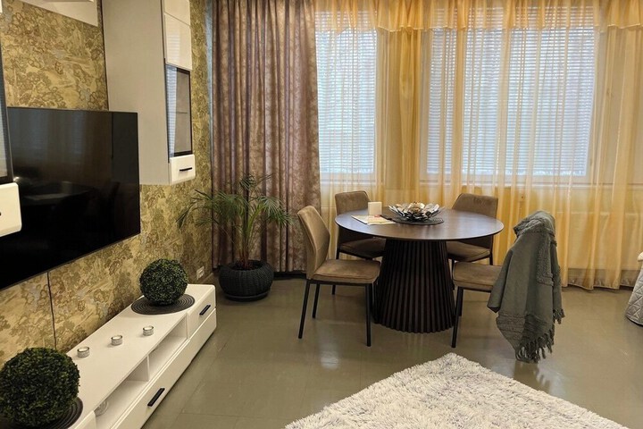 Room 69 of 108