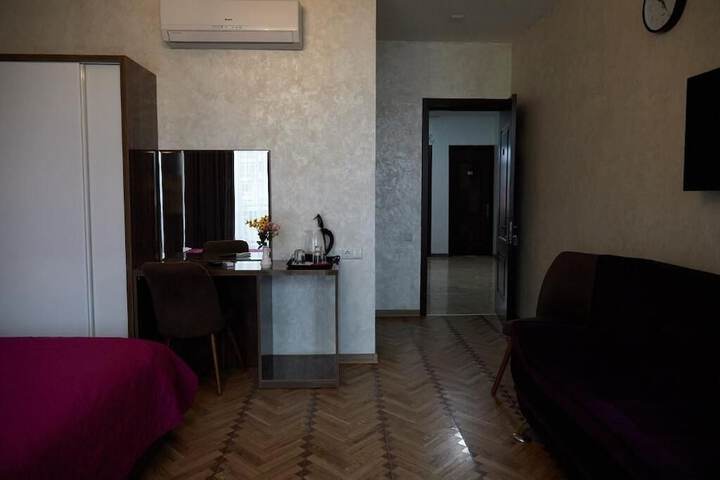 Room 7 of 22
