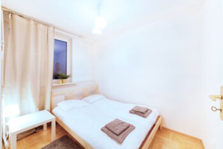 Room 28 of 33