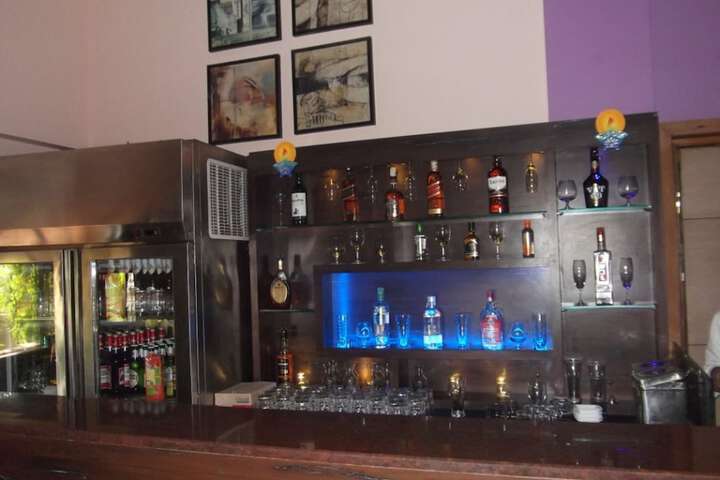 Lounge 21 of 23