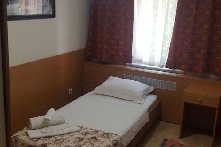 Room 23 of 72