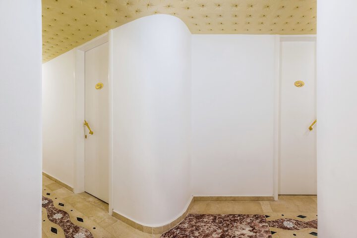 Ballroom/Hall 83 of 98