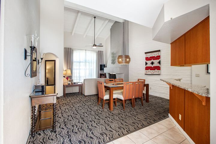 Room 32 of 67