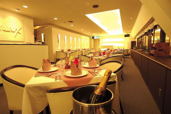 Dining 43 of 59