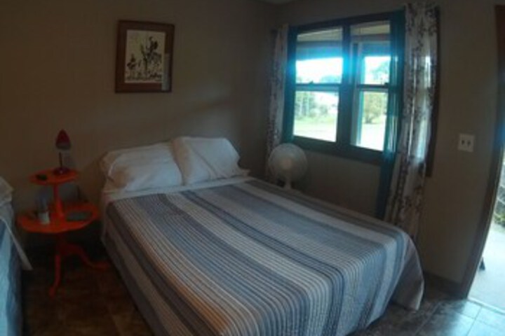 Room 9 of 13