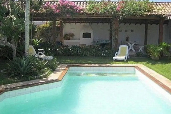Pool 4 of 10