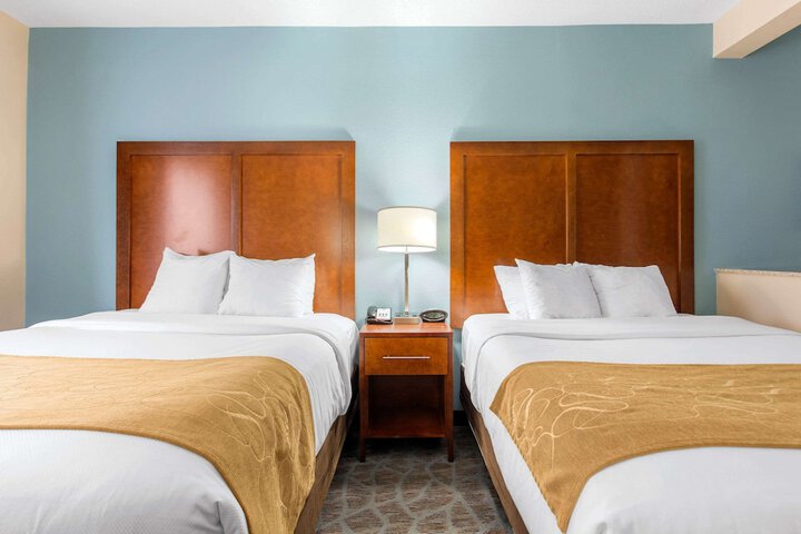 1 King Bed Suite (25 of 29)