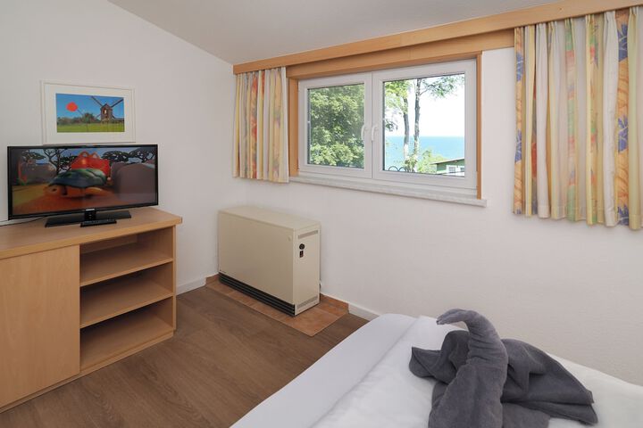 Room 12 of 68