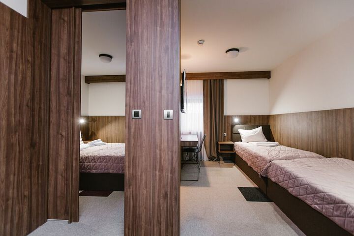 Room 36 of 62