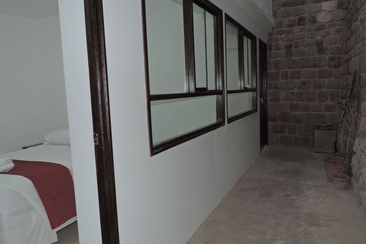 Room 28 of 33