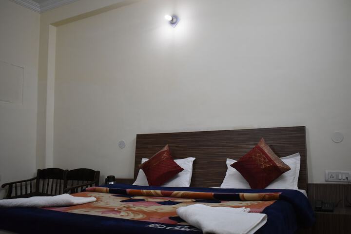 Room 5 of 22