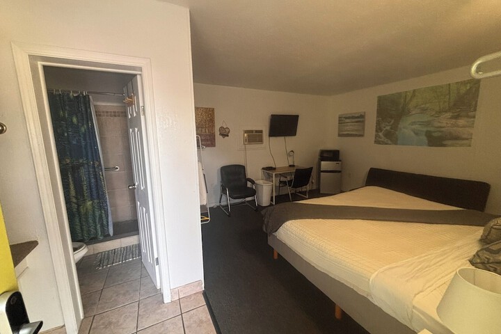 Room 12 of 22