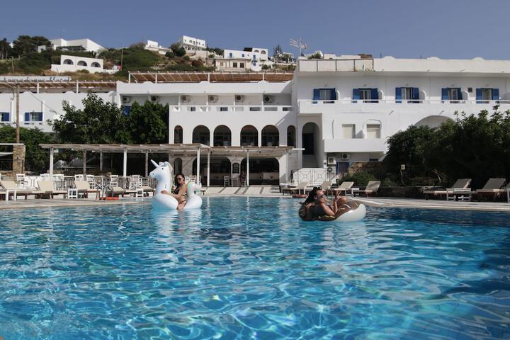 Armadoros Hotel Ios Backpackers in Ios