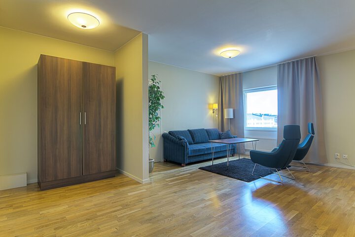 Room 16 of 77